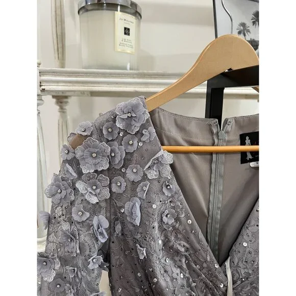 Mac Duggal Long Sleeve 3D Floral Midi Dress Size 4 in Sterling Gray